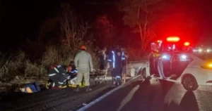 Acidente entre carro e caminhonete deixa adolescente ferido na BR-158