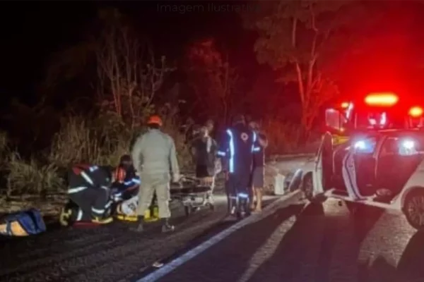 Acidente entre carro e caminhonete deixa adolescente ferido na BR-158