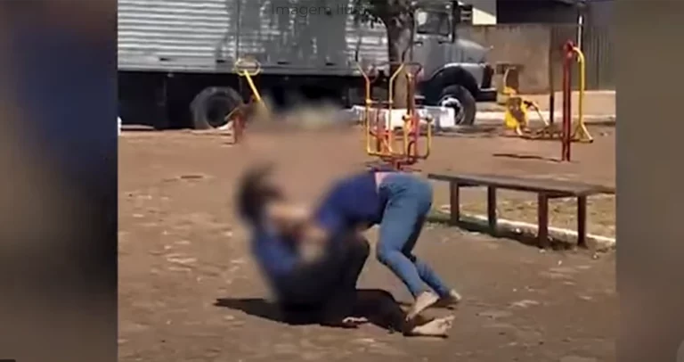 Briga adolescentes escola Ribas do Rio Pardo