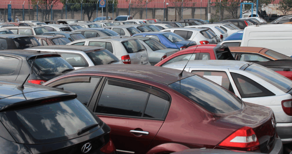 Detran-MS leiloa 117 veículos apreendidos em Mato Grosso do Sul