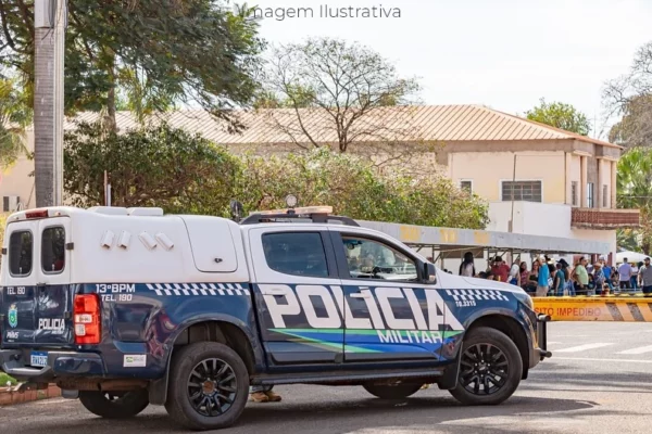 Homem é preso armado com faca na avenida Três Lagoas