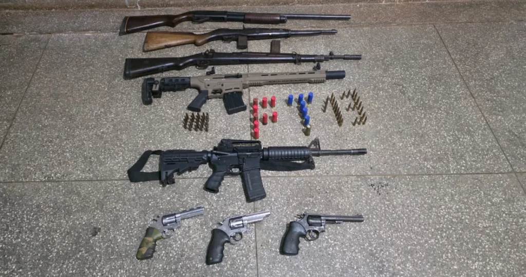 Homem é preso com arsenal de guerra pela PM em Paranaíba
