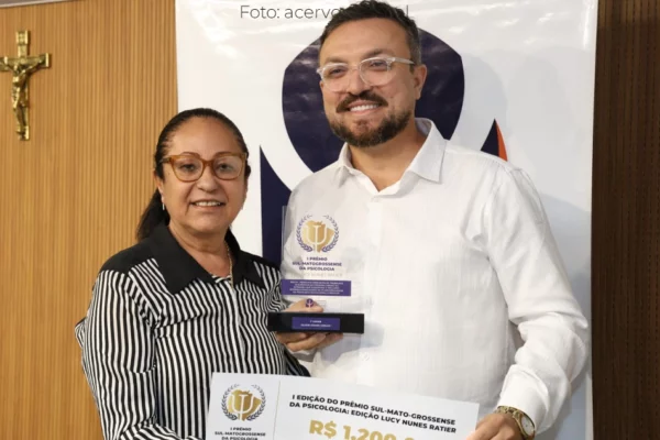Professor da UFMS de Paranaíba recebe prêmio do Conselho Regional de Psicologia