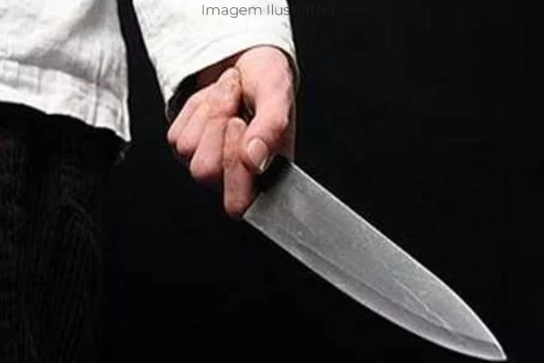 Idosa é agredida com faca no pescoço por dupla encapuzada durante assalto em MS