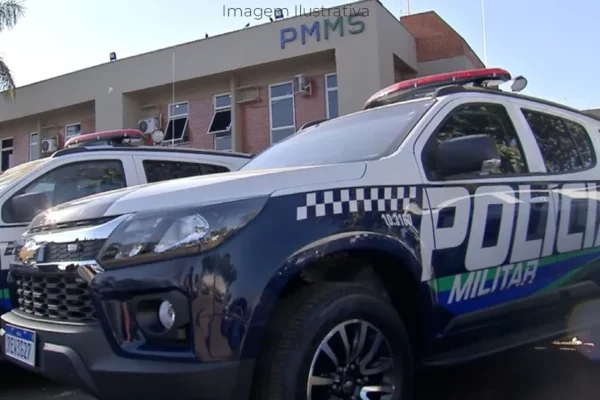 Mulher abandona crianças para beber e diz que estava possuída