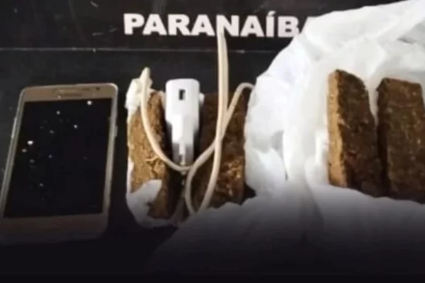 Polícia Penais apreendem droga e celular jogados no presídio de Paranaíba