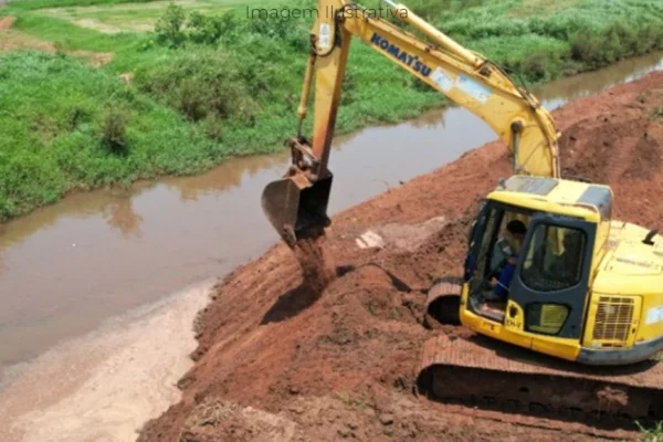 Prefeito afirma que obras no Córrego Fazendinha devem ser retomadas