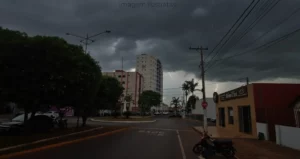 Semana começa com alerta de tempestade em Paranaíba