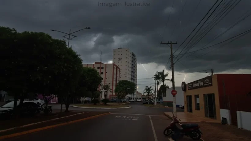 Semana começa com alerta de tempestade em Paranaíba