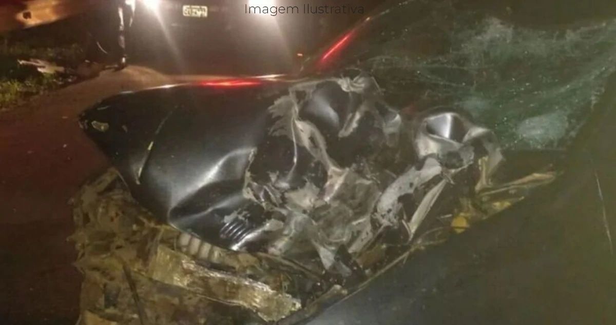 fiat Palio destruído após acidente na BR-158