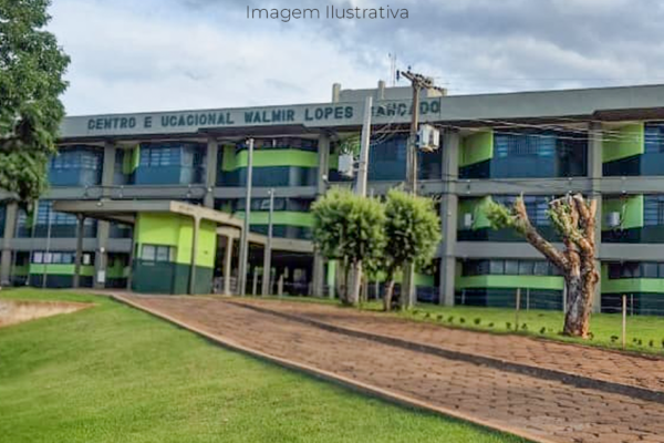 Fachada da escola Aracilda em Paranaíba-MS