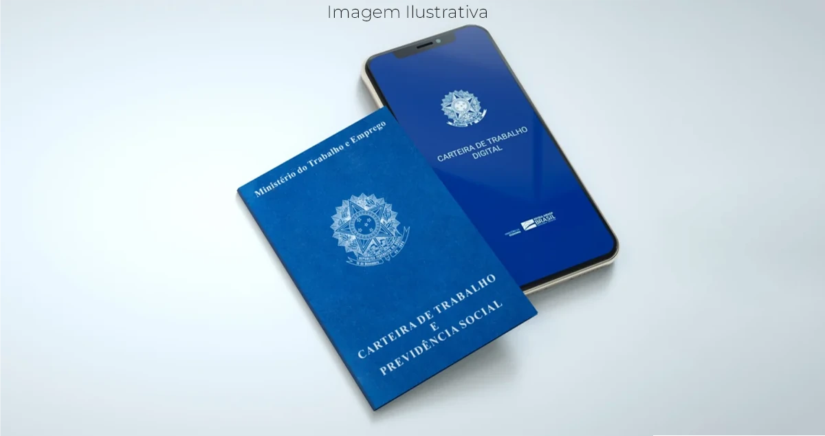 Imagem de uma carteira de trabalho digital e outra carteira de trabalho comum