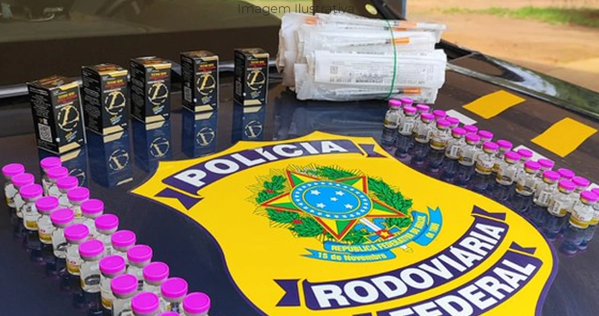 remédios Tizerpartida e Landerlan em cima de uma viatura da PRF