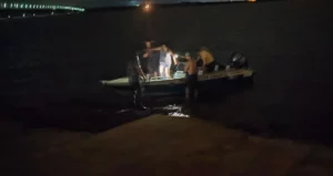 Polícia Ambiental salva família após lancha afundar em Aparecida do Taboado