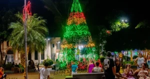 iluminação de Natal da Praça da Republica de Paranaíba-MS