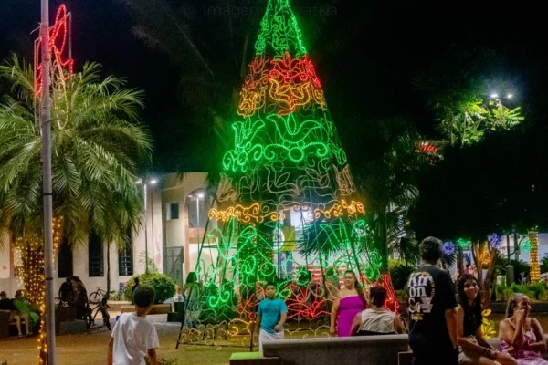iluminação de Natal da Praça da Republica de Paranaíba-MS