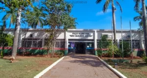 Imagem da fachada do paço municipal de PAranaíbaMS