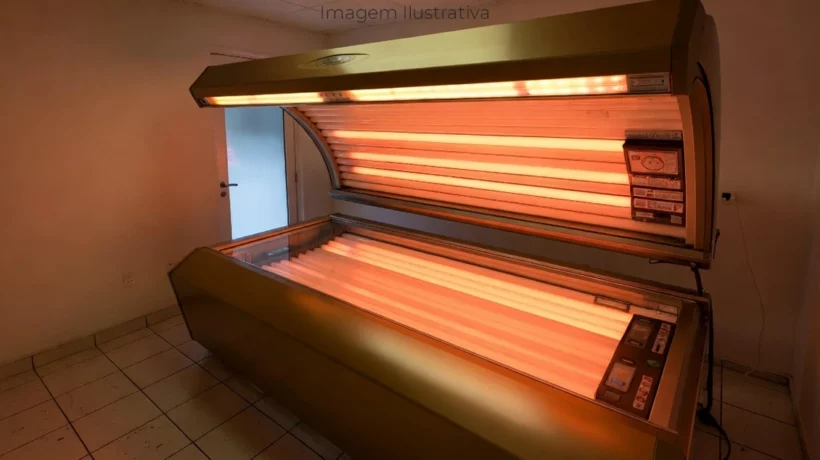 imagem de uma máquina de bronzeamento artificial