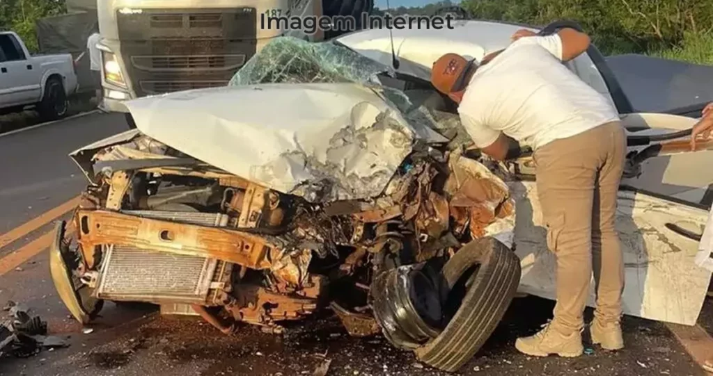 fiat strada batina na BR-497 em Paranaíba