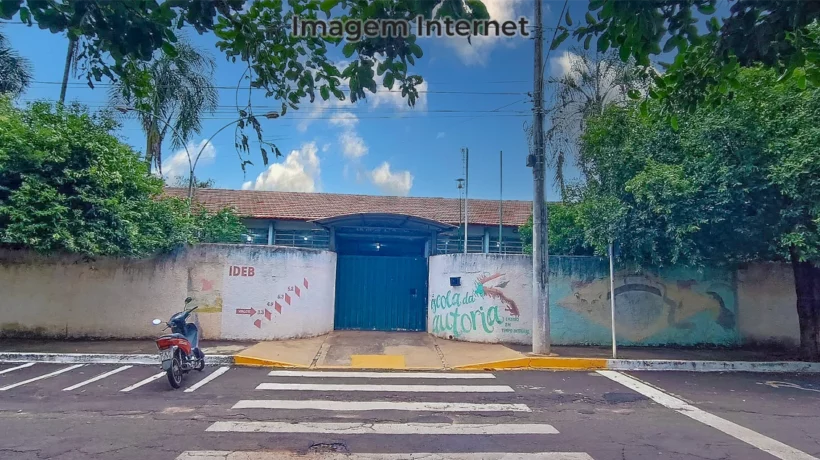 Escola Dr. Ermírio Leal Garcia, localizada em Paranaíba