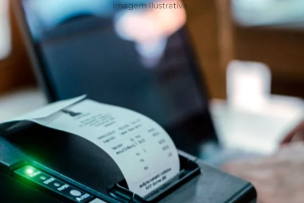 imagem transversal de um emissor de cupom fiscal