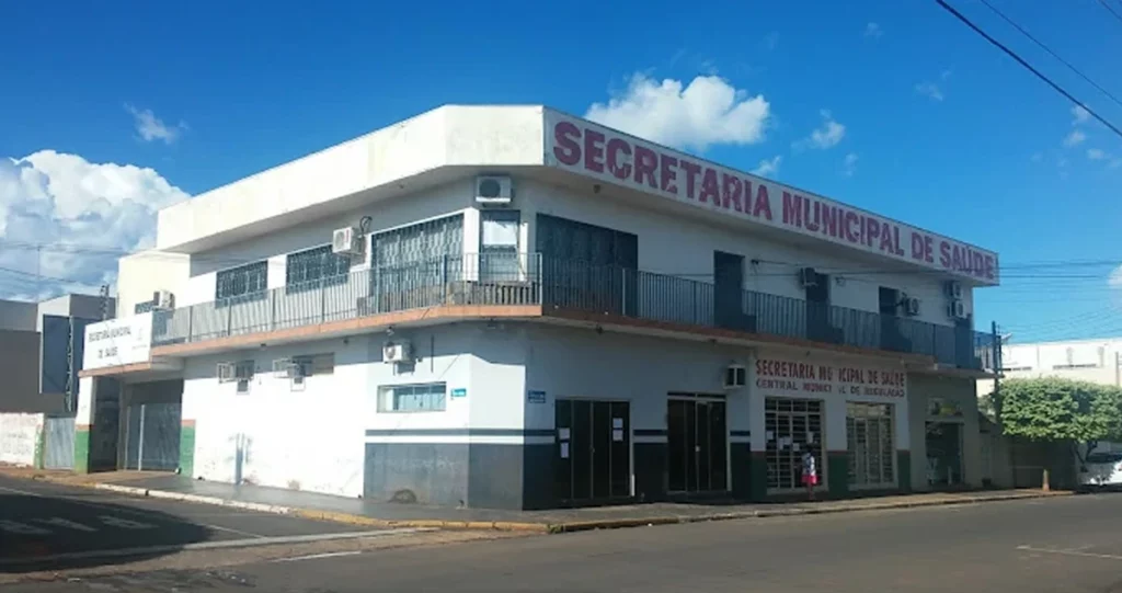 Fachada da secretaria de saúde de Paranaíba MS