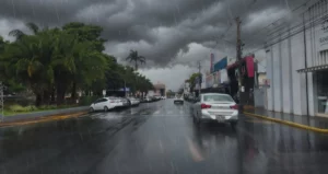 dia chuvoso no centro de Paranaíba-MS