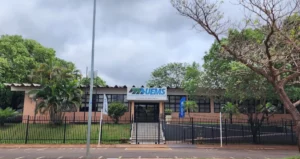 foto da frente da UEMS em Paranaíba-MS