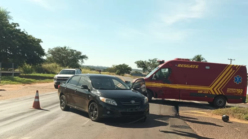 Acidente entre carro e moto na MS-497 em Paranaíba mobiliza bombeiros nesta terça-feira