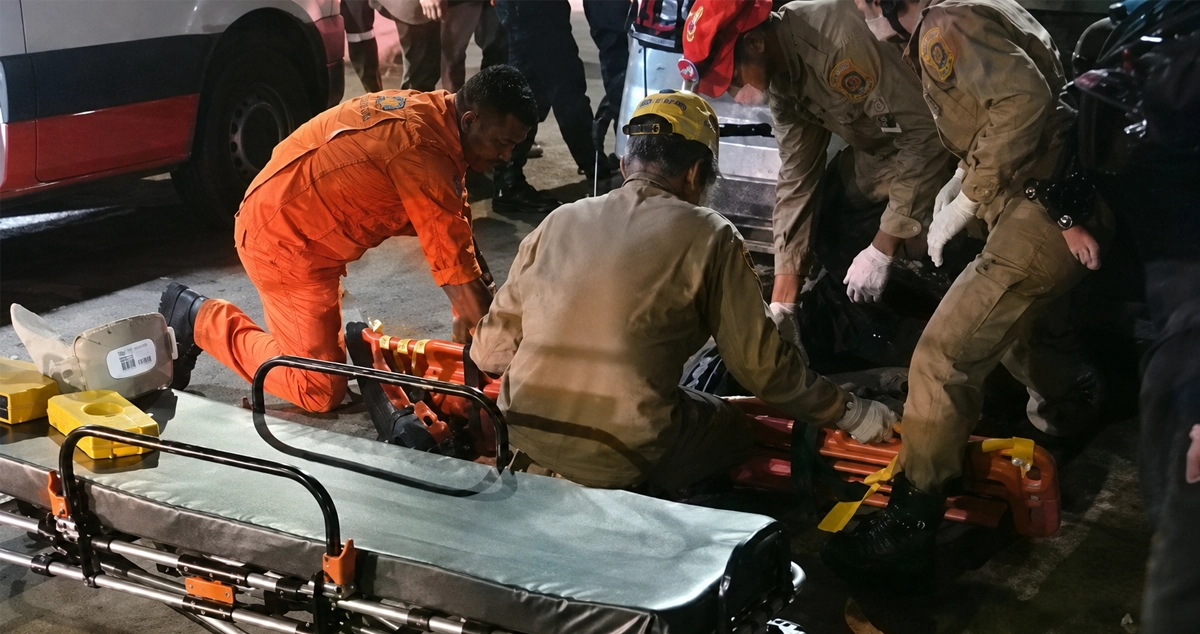 Jovem morre em acidente de moto contra carro parado