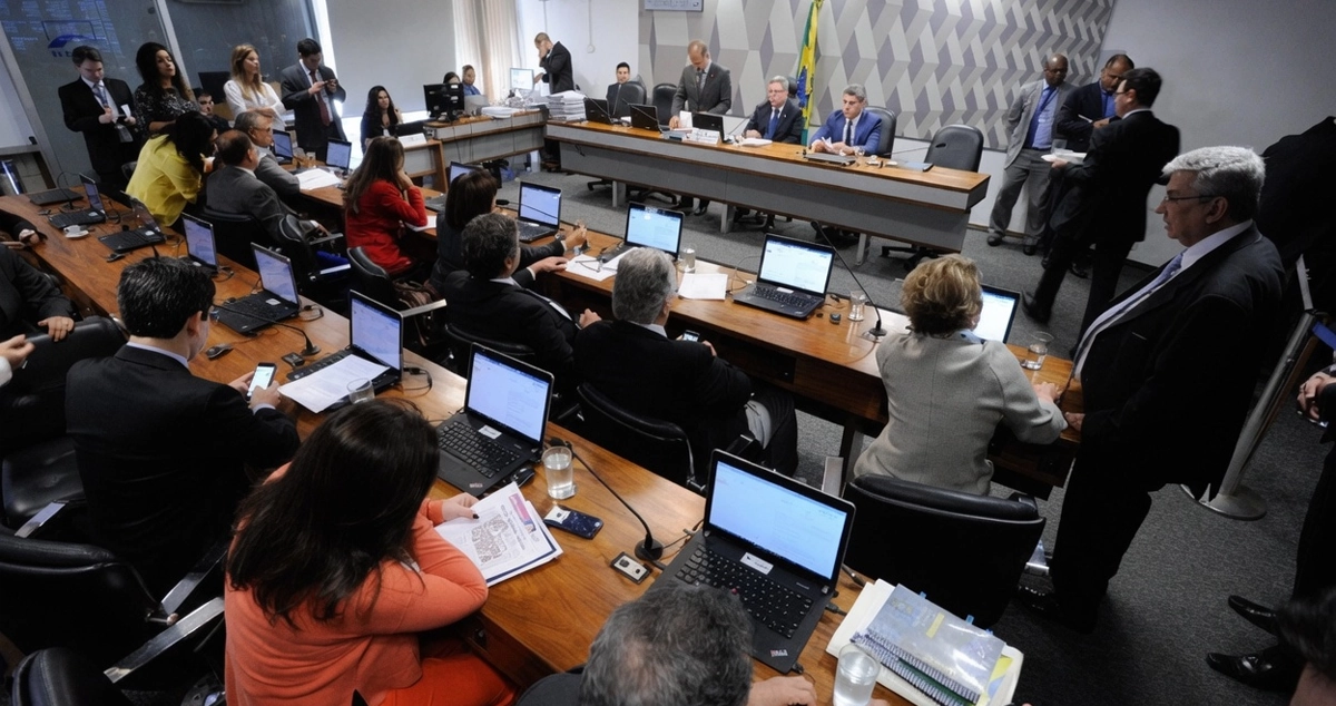 Comissão da Câmara aprova redução da maioridade penal para 16 anos