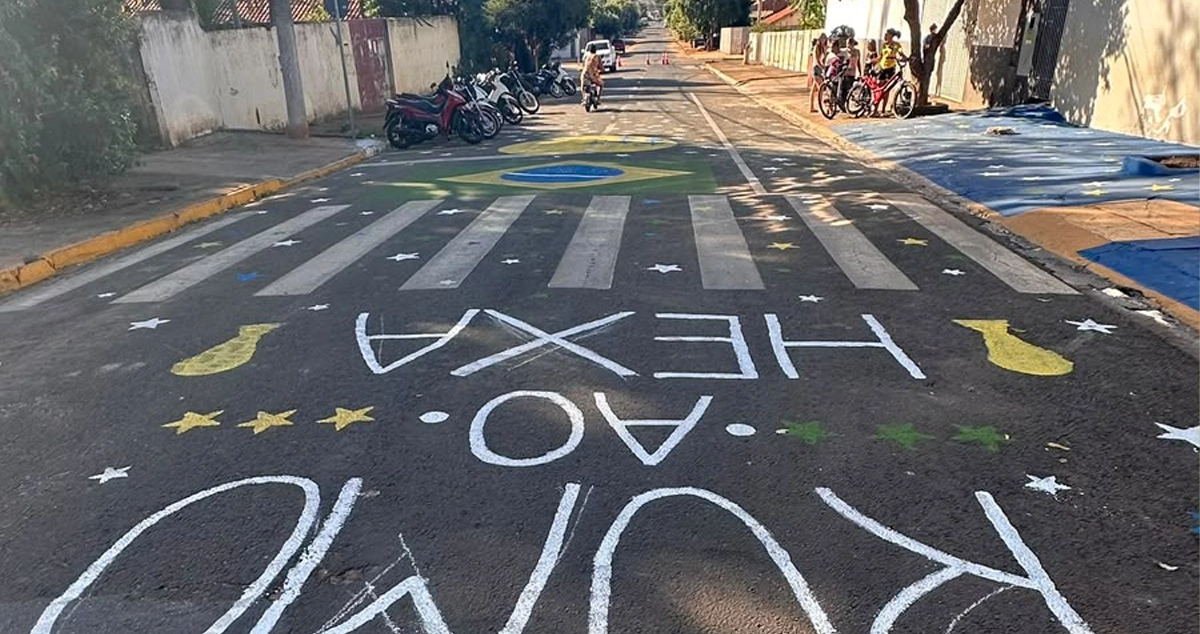 Copa do Mundo: Escola Liduvina Motta Camargo pinta as ruas com arte dos alunos
