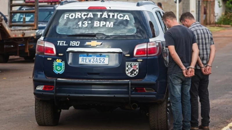 Força Tática fecha boca de fumo e prende dois por tráfico em Paranaíba