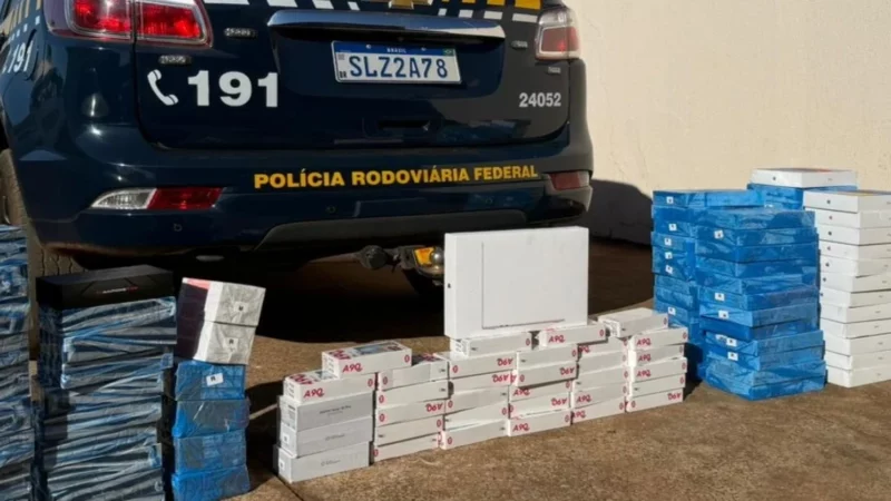 PRF apreende R$ 150 mil  em contrabando após perseguição em Paranaíba