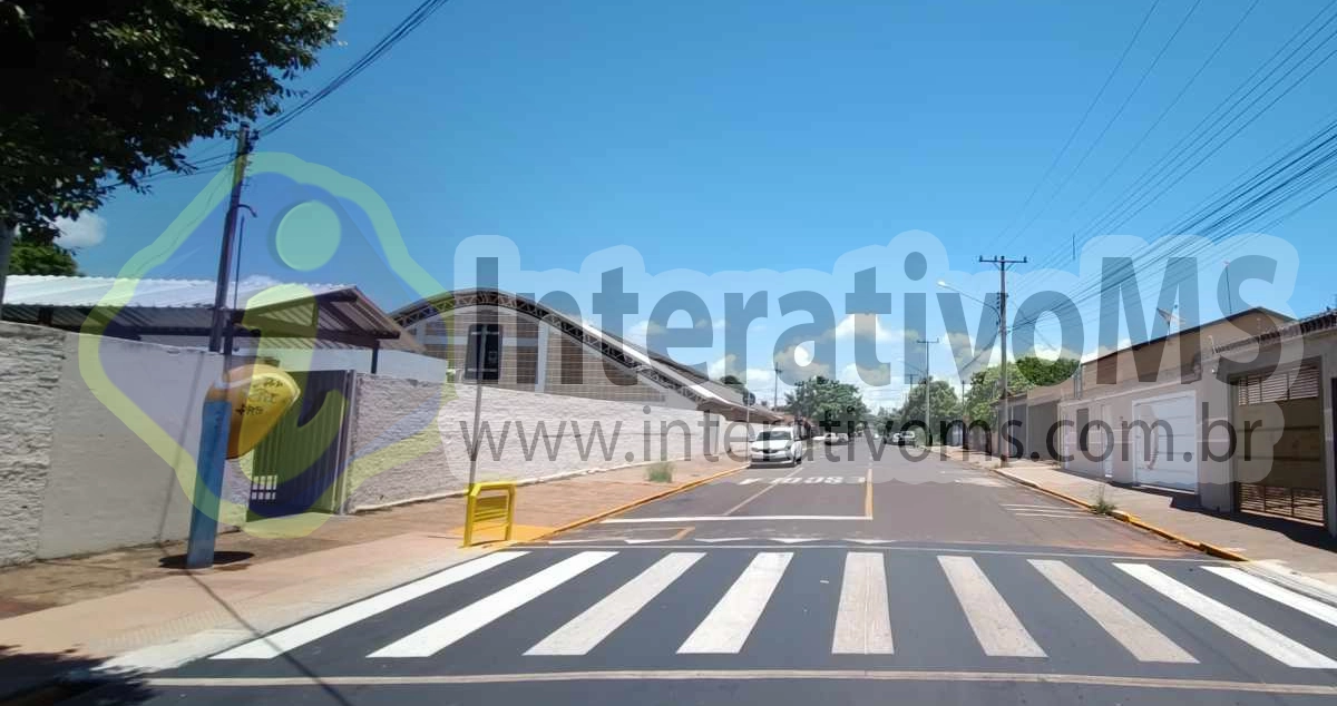 Rapaz é preso após pichar escola, resistir à prisão e tentar fugir da PM em Paranaíba