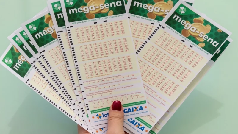 Mega-Sena acumula e próximo prêmio vai a R$ 135 milhões
