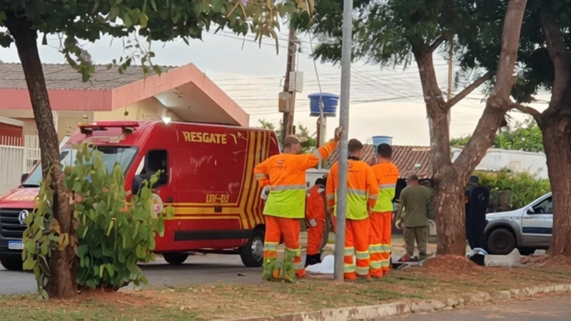 Vídeo – Motociclista morre após acidente com ônibus no Bairro de Lourdes em Paranaíba