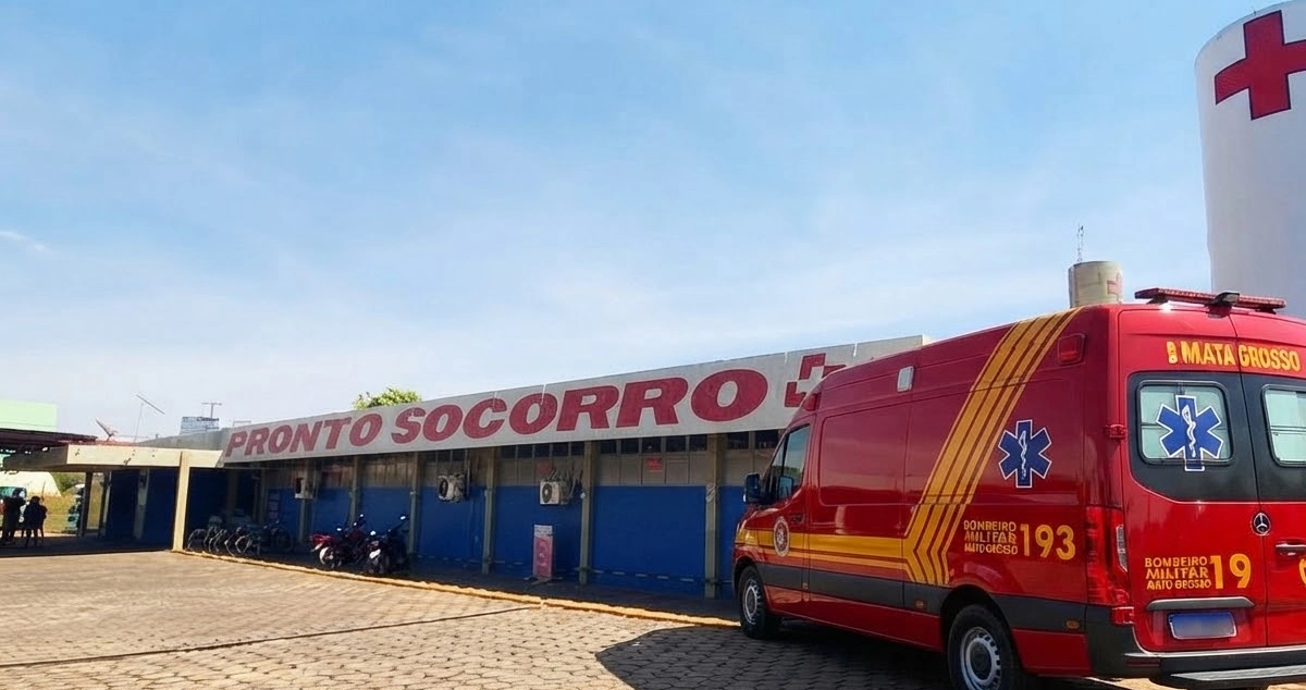 Mulher fica ferida após carro atingir bicicleta elétrica em Paranaíba