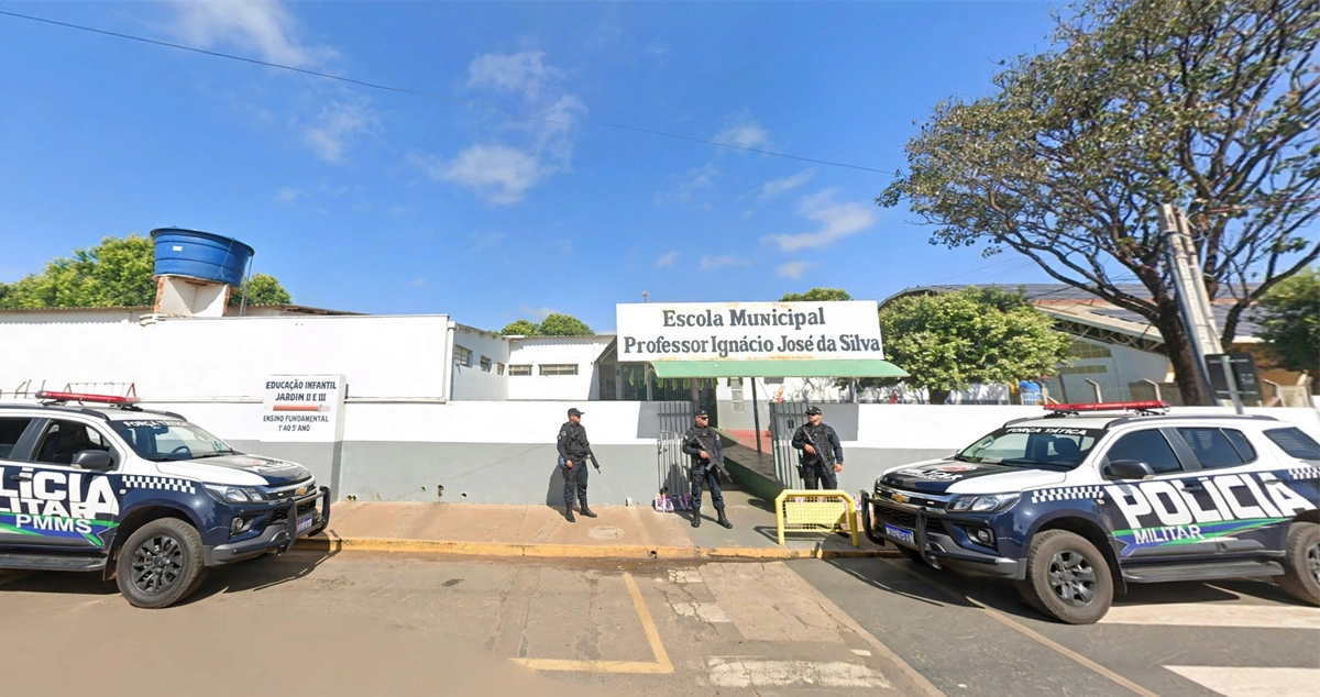 Homem é preso pela PM após invadir escola com faca em Paranaíba