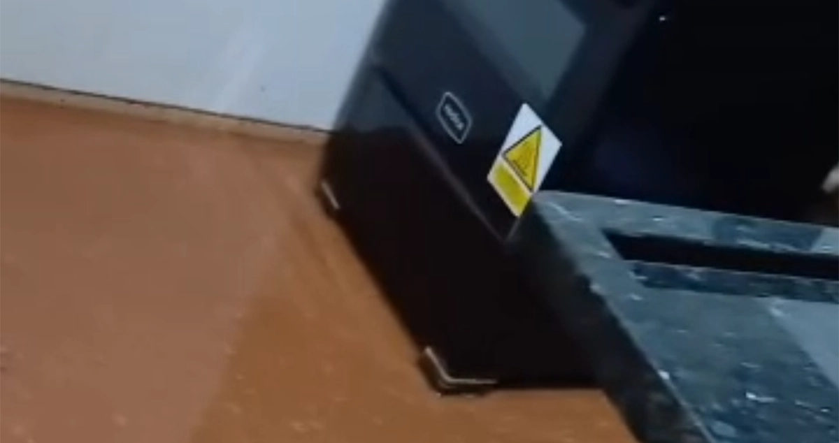 Moradores enfrentam alagamentos dentro de casa após chuva em Paranaíba