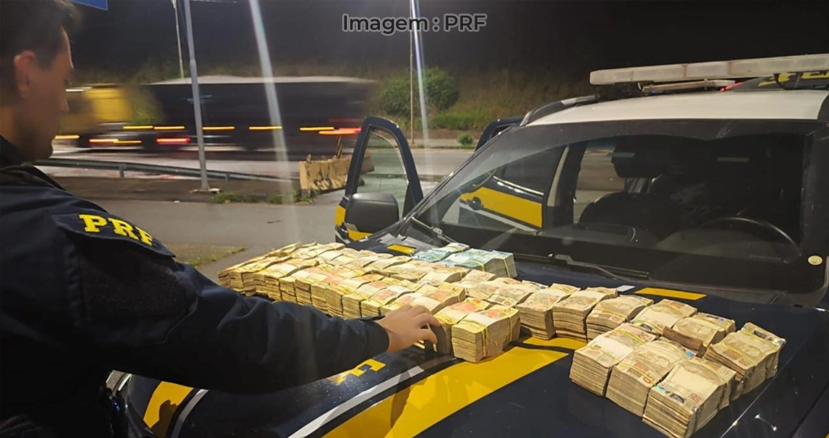PRF apreende R$ 870 mil que seriam usados na política