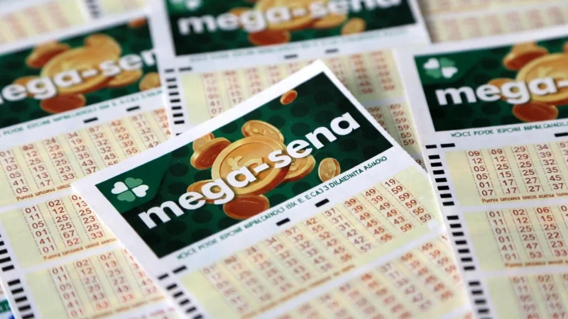 Mega-Sena acumula e pode pagar R$ 300 milhões nesta segunda